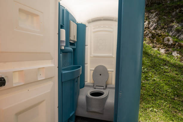 Types of Portable Toilets We Offer in North Patchogue, NY